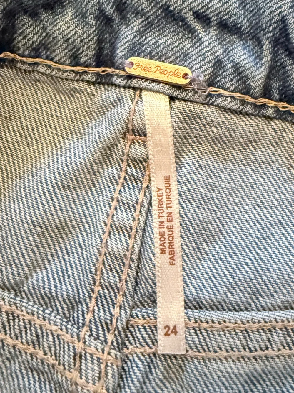 We the Free 💕 Wynne Denim Mini Skirt / light Wash: Asymmetric Buttons : GUC